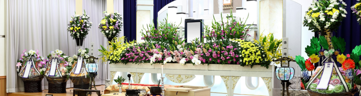 お葬式の祭壇